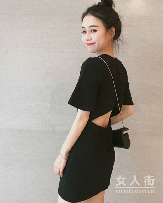 性感界的老大哥露背裝來襲，準(zhǔn)備好了嗎